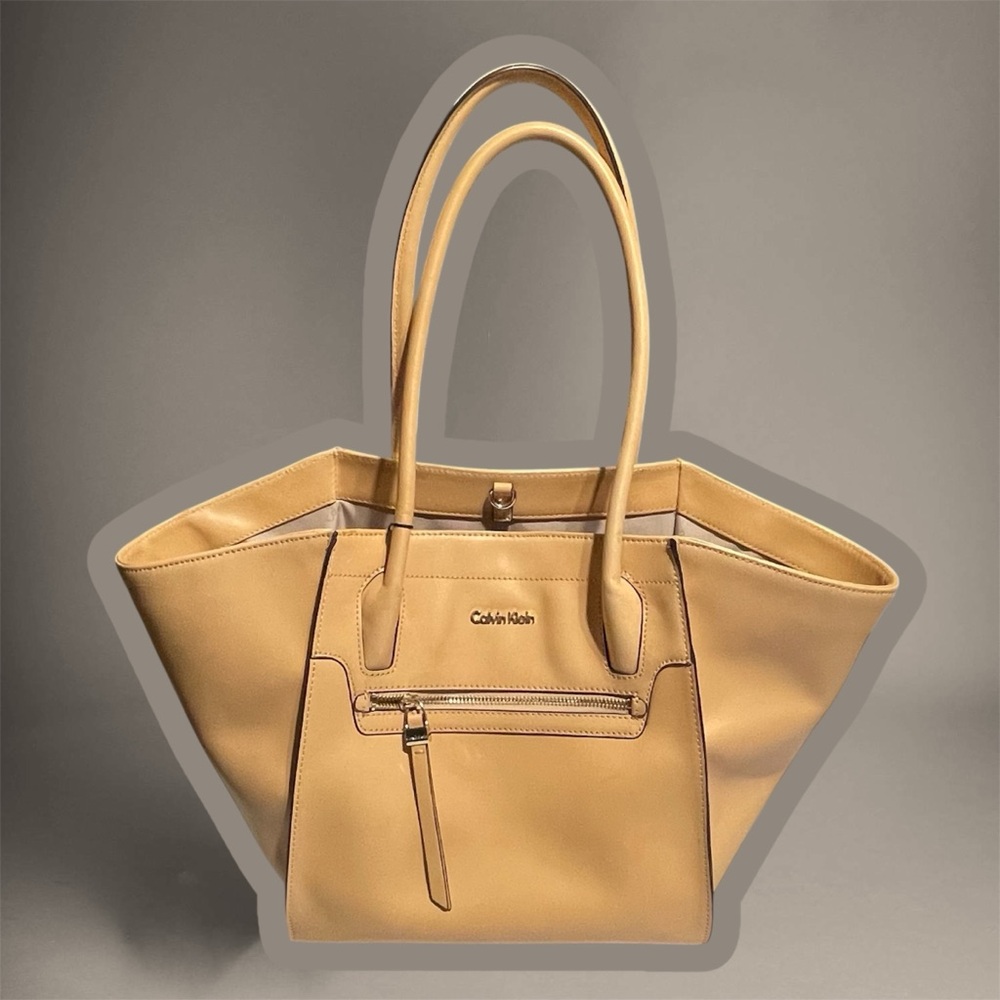 Calvin Klein: Vachetta Camel Tan Tote Bag • NEW WITH TAGS✨